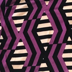 LuLaRoe NWOT TC Leggings Chevron/striped pattern